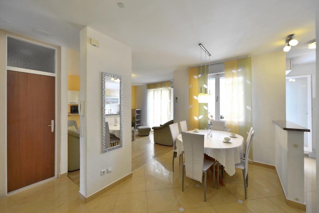 Cozy Beach Apartment Split Extérieur photo
